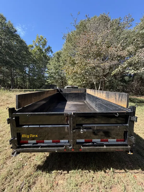Dump trailer rear gates and bed
